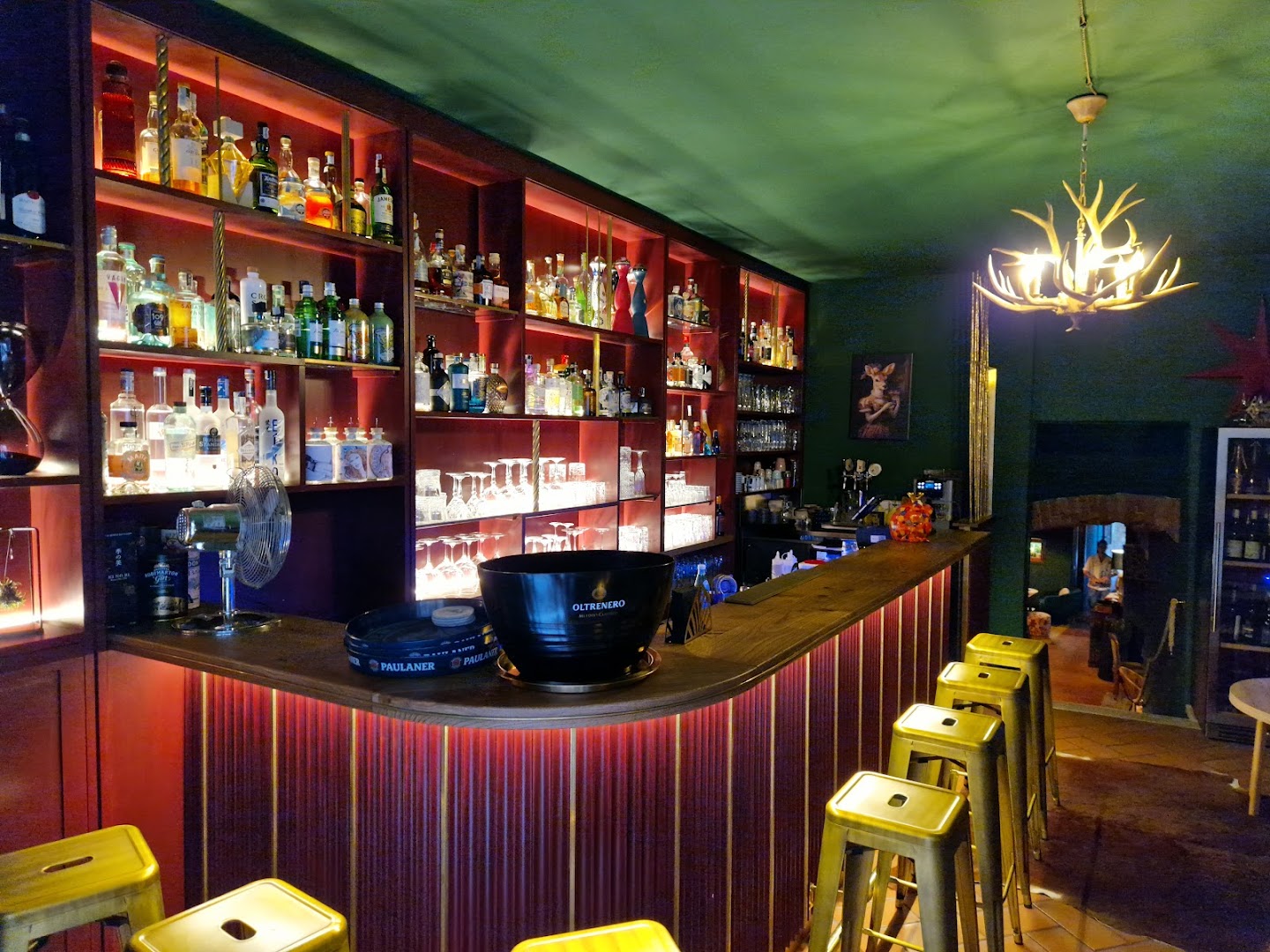 La Cerva Lounge