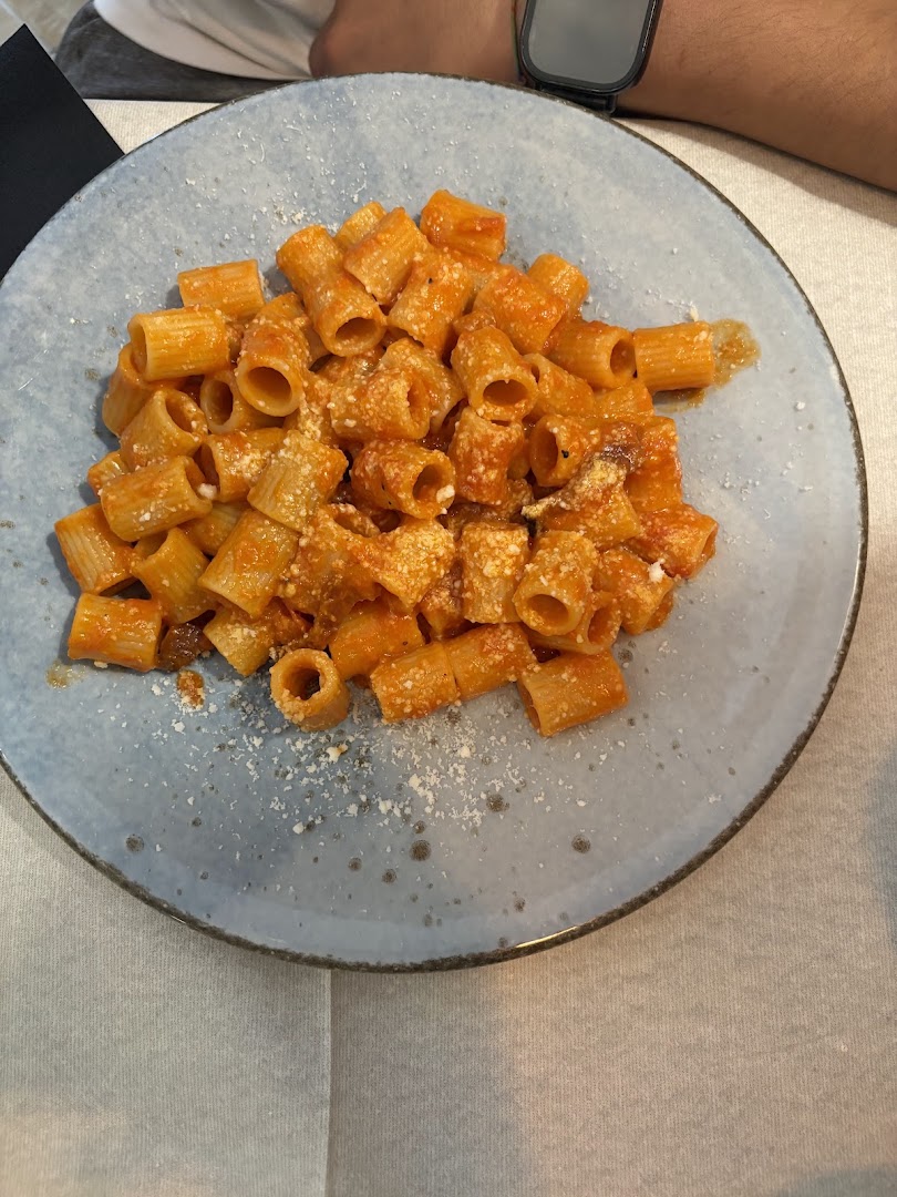 La Cicala E La Formica, Roma