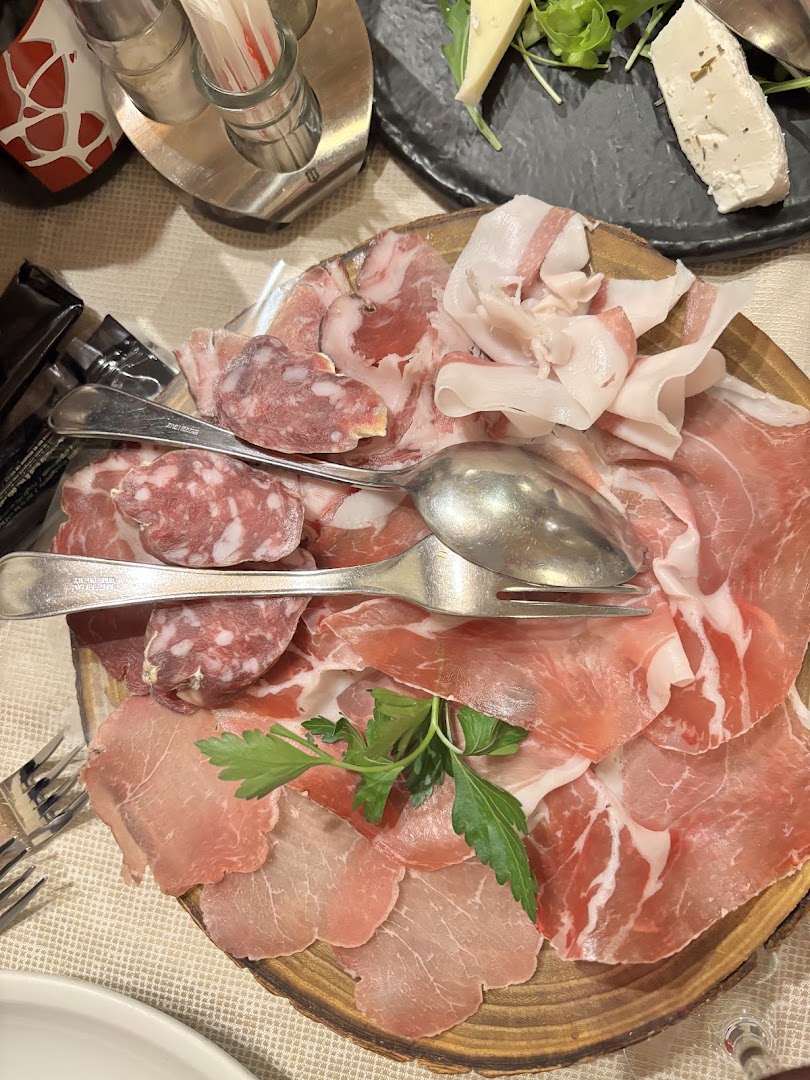 La Commedia delle Pentole Trattoria Bresciana - Braceria - Carni Selezionate