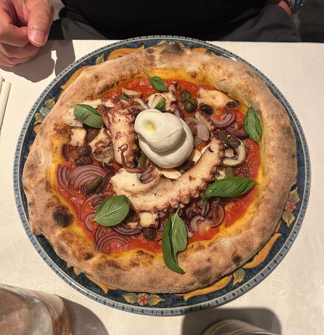 La Divina Pizzeria Gourmet