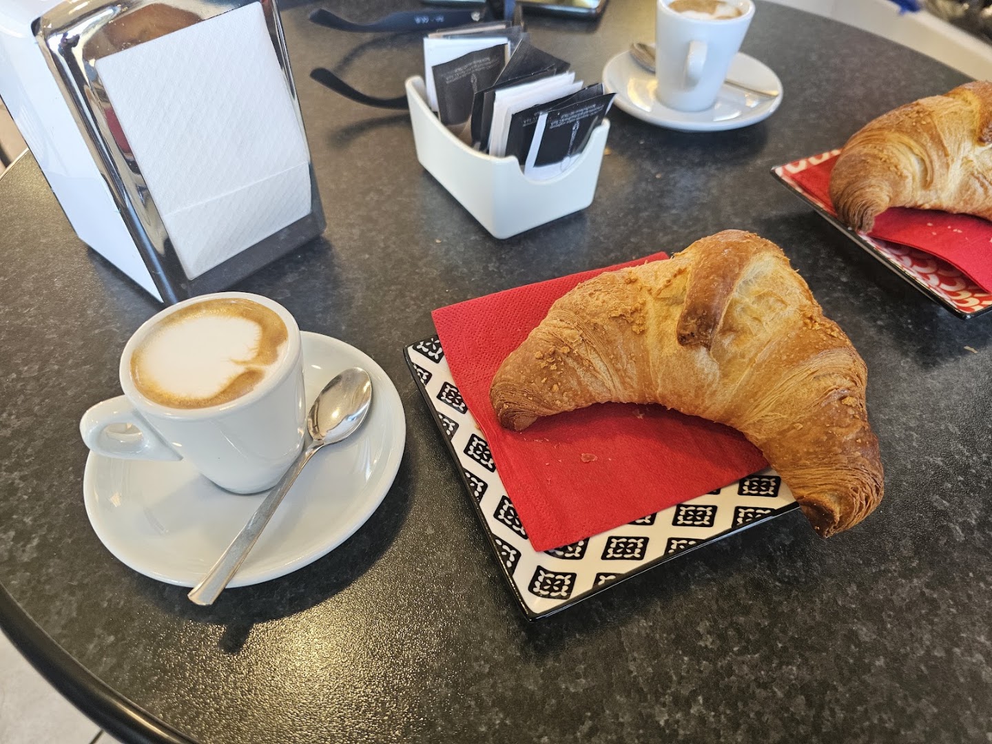 La Dolce Vita Bakery Cafè