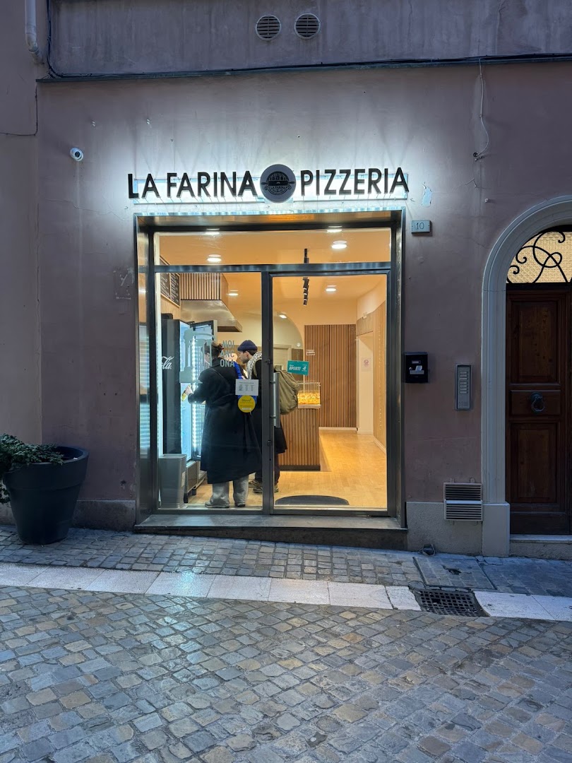 LA FARINA PIZZERIA ANCONA, Ancona