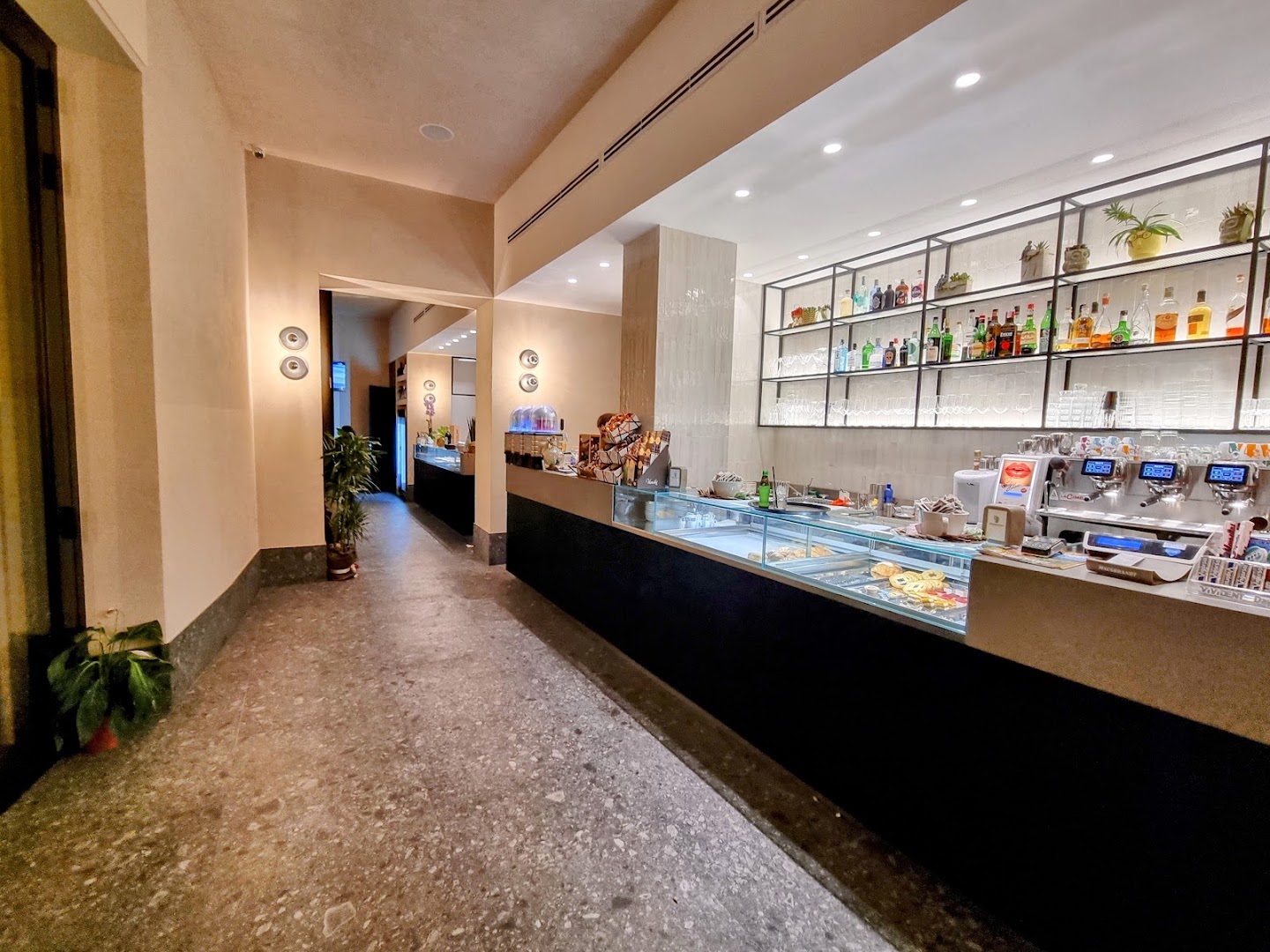 La fenice lounge bar