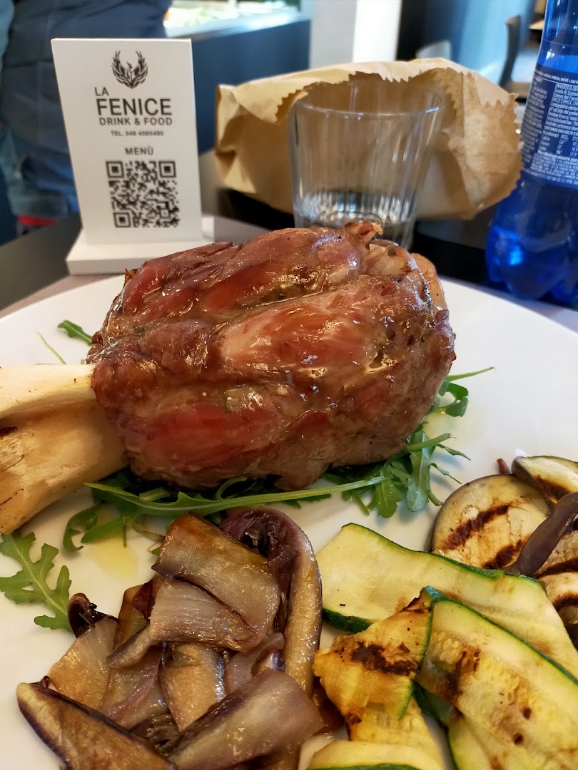 La fenice lounge bar