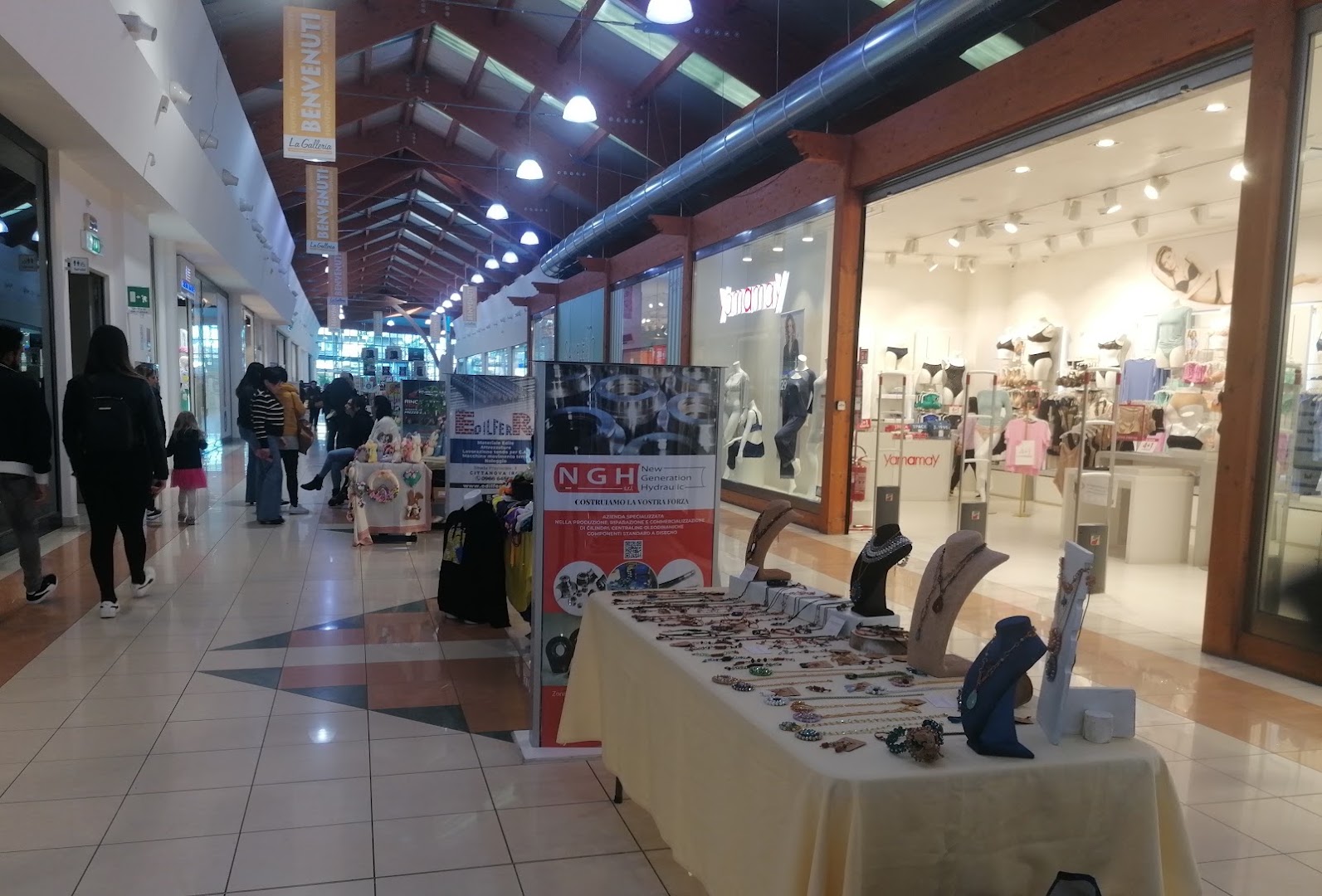 LA GALLERIA - PARCO COMMERCIALE