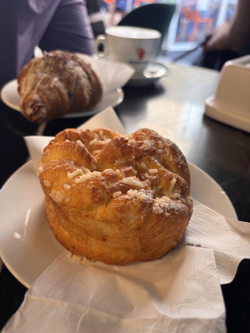 La Genuina | Pasticceria Caffetteria