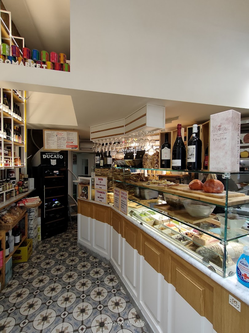 La Gusteria Micro Market