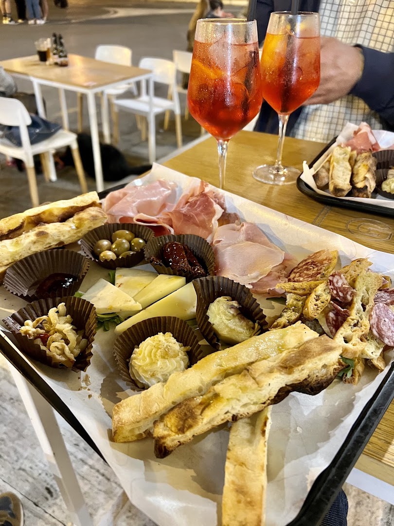 La Gusteria Micro Market