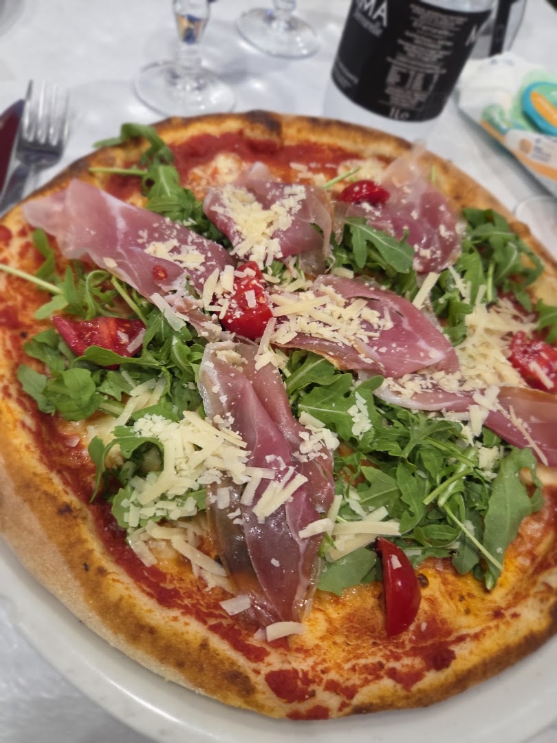 La Kambusa - Pizza e Cucina: Tradizione con un Tocco di Modernità