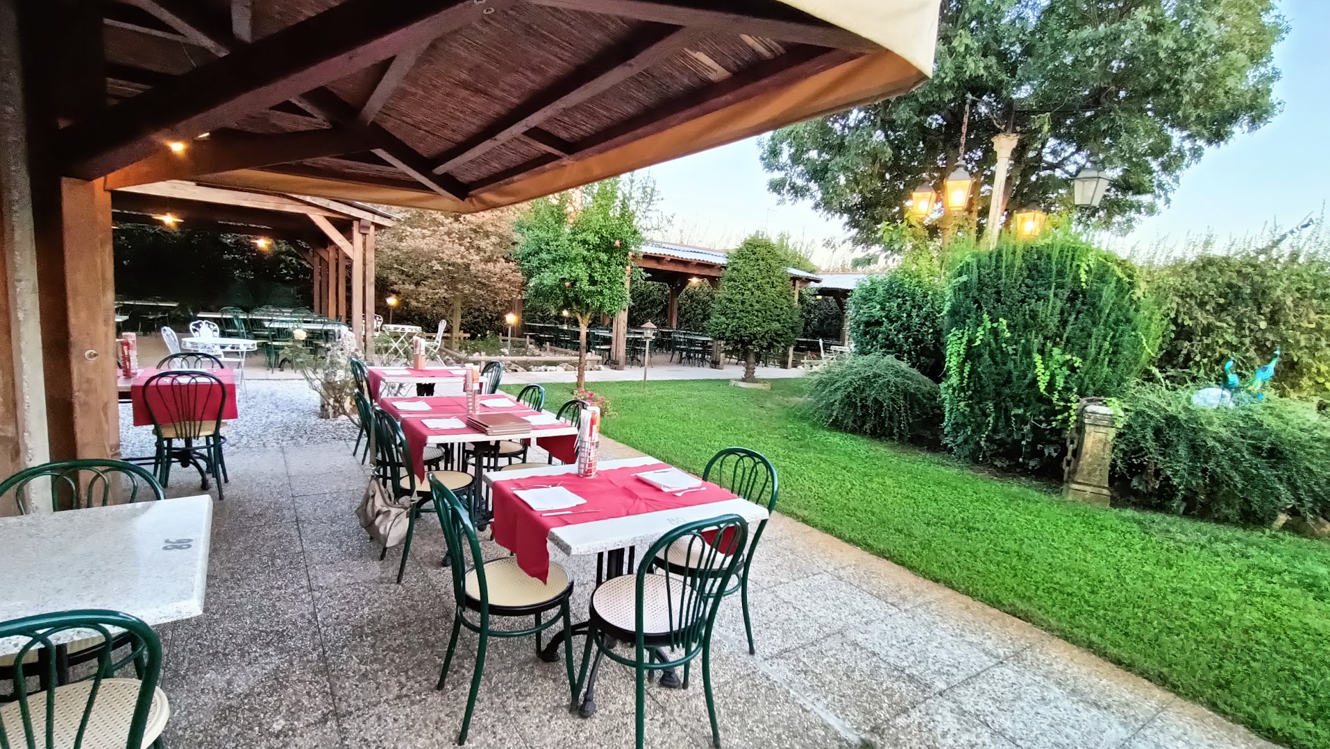 La Lanterna | Pizzeria • Ristorante