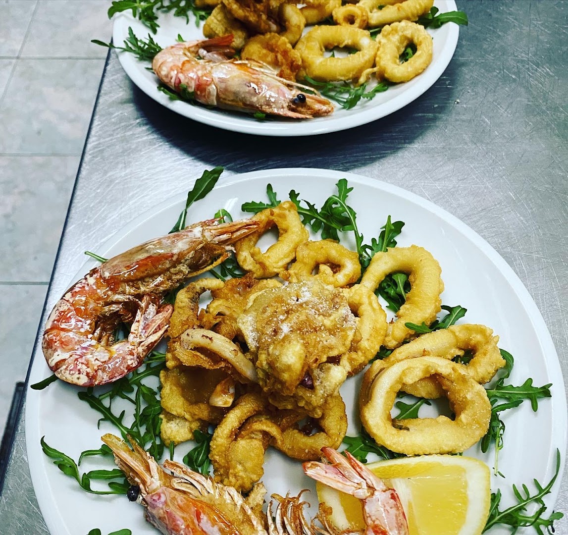 La Locanda Degli Amici...(e degli artisti), Curti