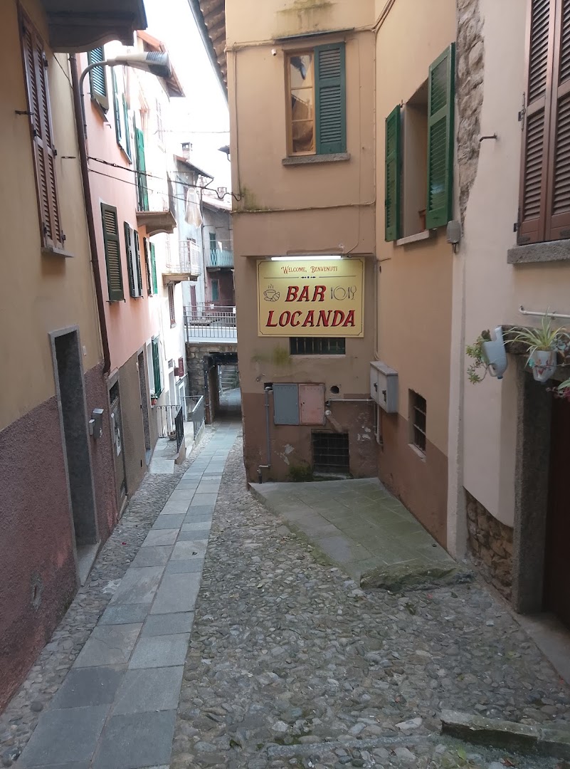 La locanda del vino buono, Colonno