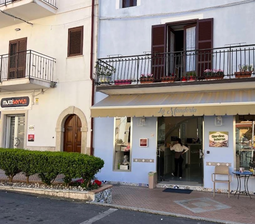La Mandorla, San Lucido