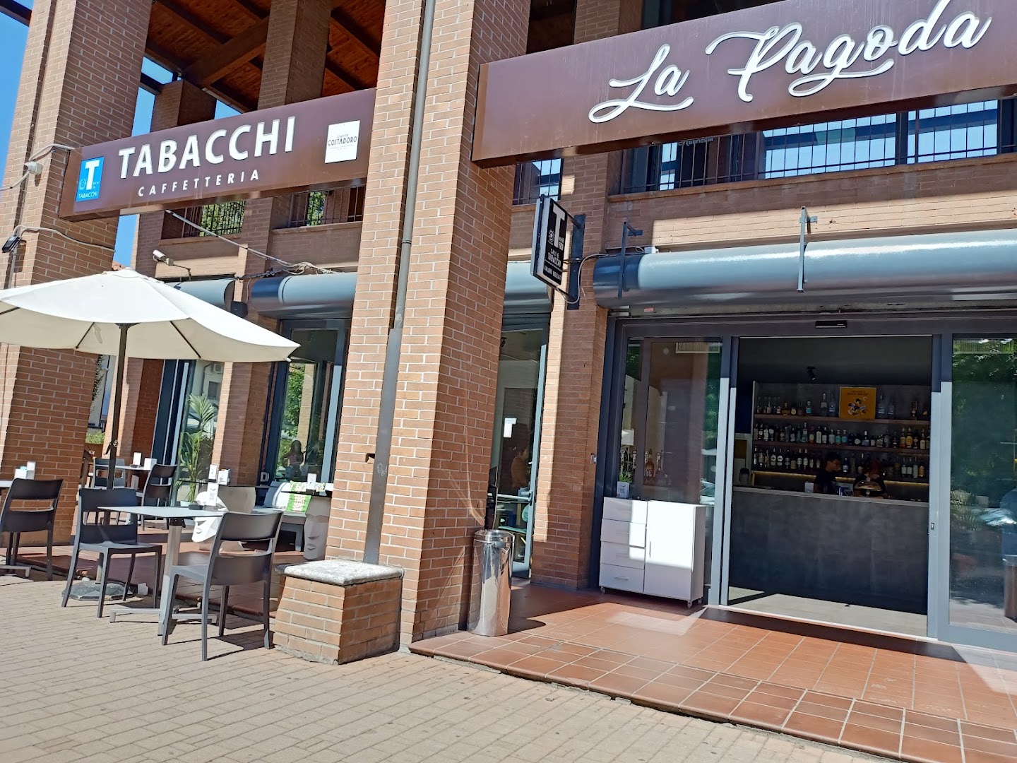 La Pagoda Lounge Bar
