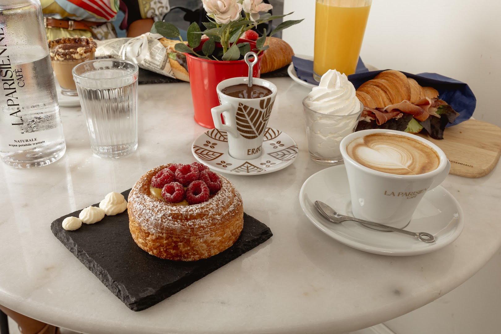 La Parisienne Cafè & Petit Cuisine