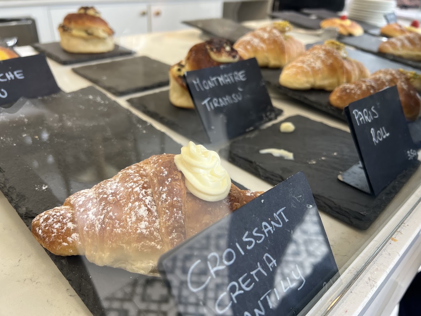 La Parisienne Cafè & Petit Cuisine