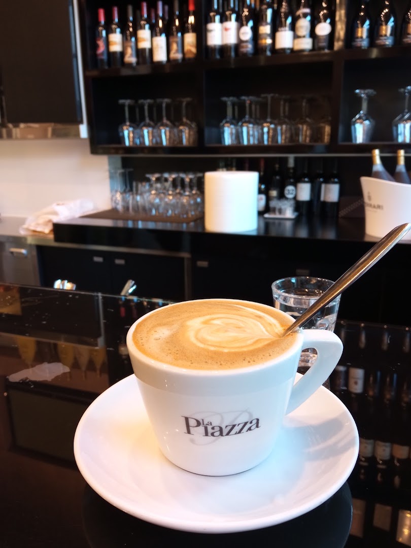 La Piazza Cocktail Caffè & Restaurant, Genova