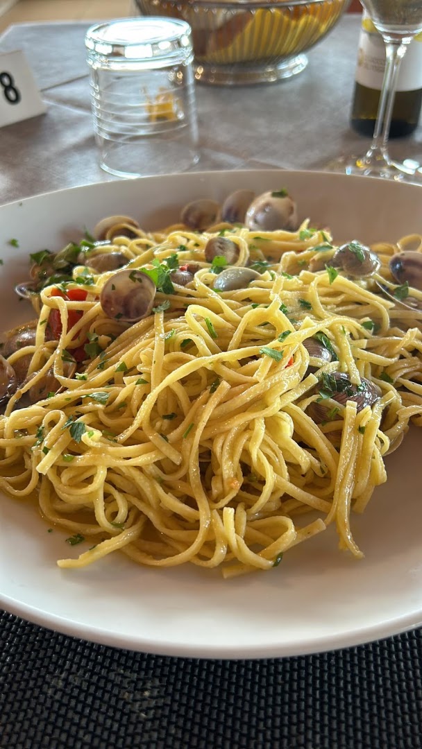 La piazzetta del Coffee Ristoro 76