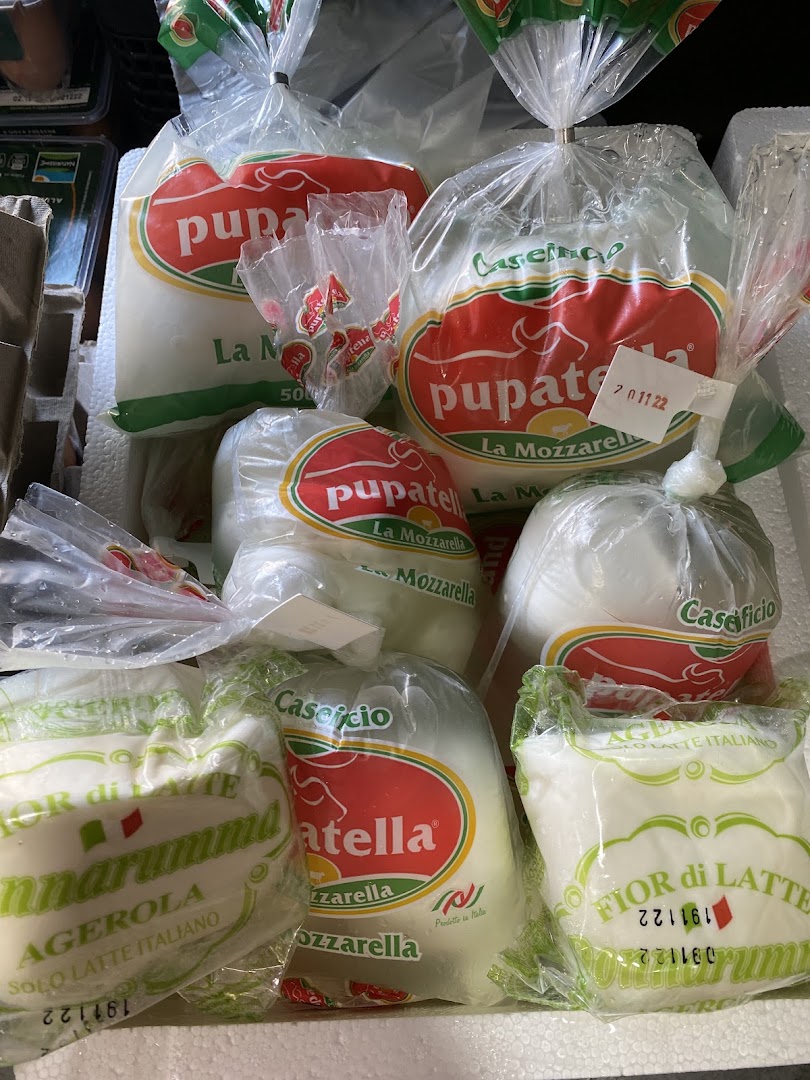 La piazzetta della frutta