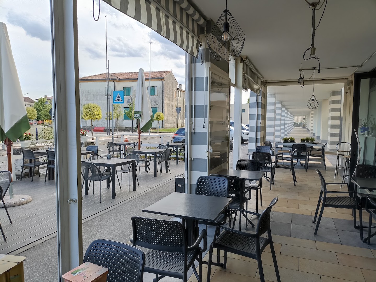 La Piazzetta drink & food
