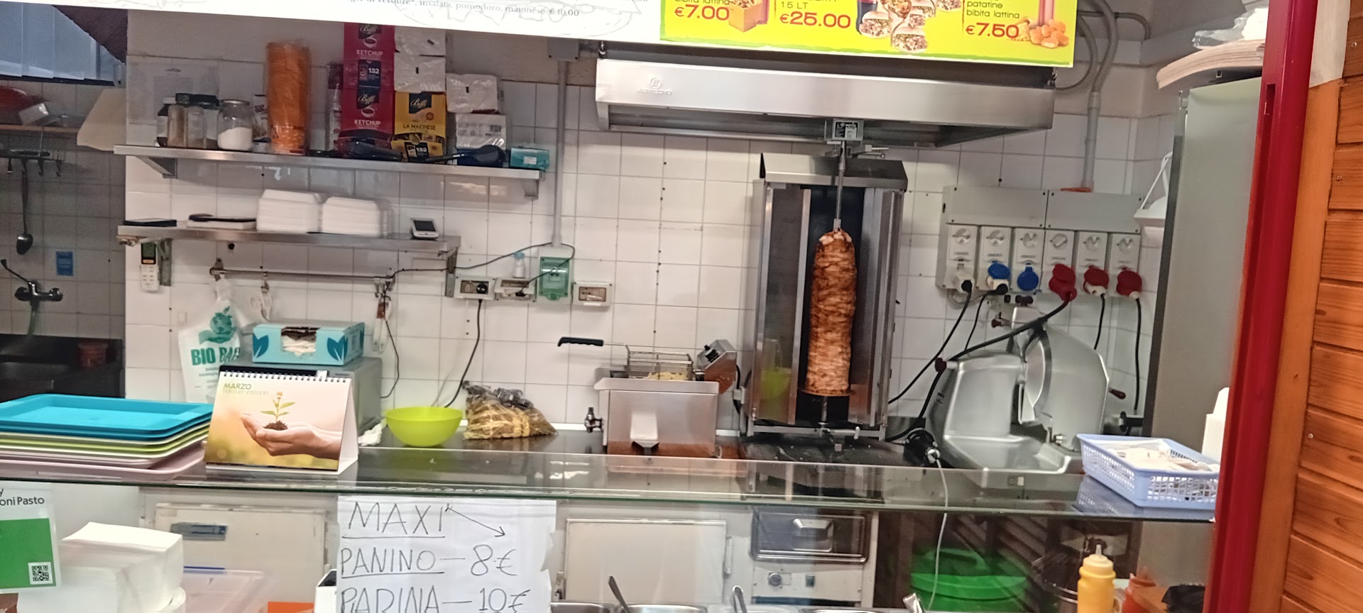 La piazzetta Pizza & Kebab