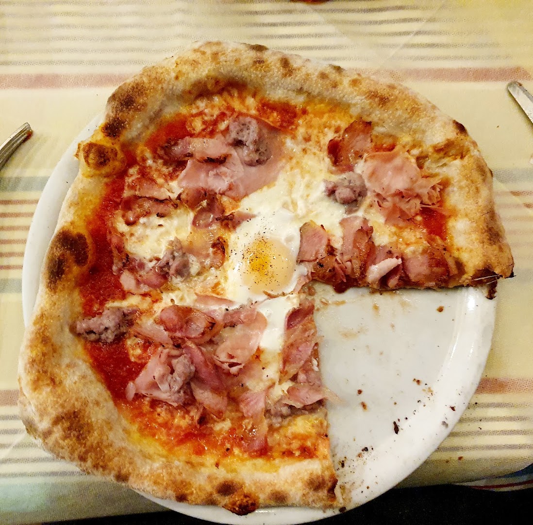 La Pineta Beer Garden & Pizza