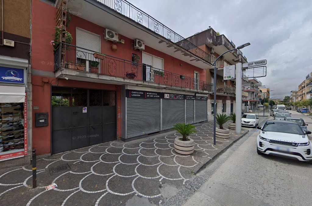 La Piramide sas