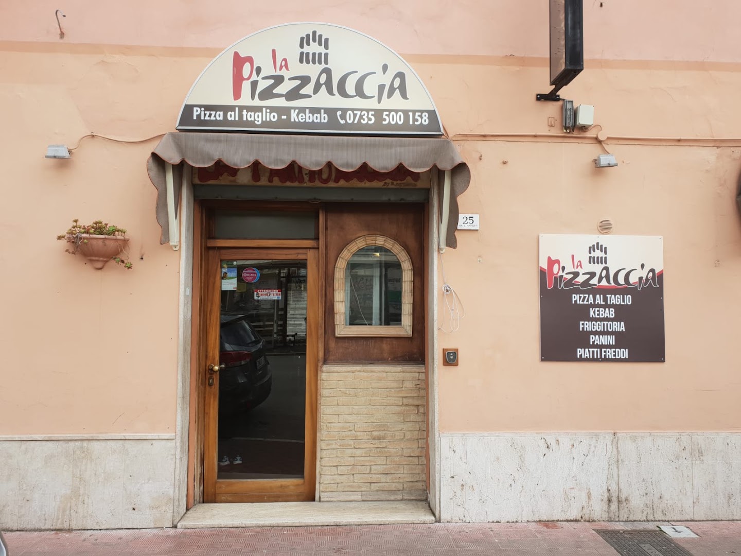 La Pizzaccia Pizzeria e kebab