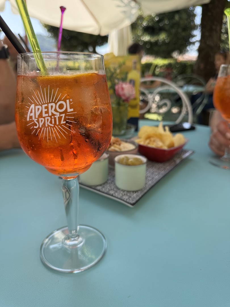 La riva del lago - Bar- Piadineria - Cocktail- Hamburgheria