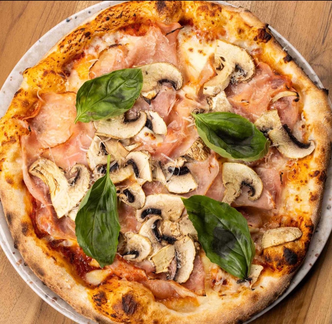 LA RUSTICA Ristorante & Pizzeria