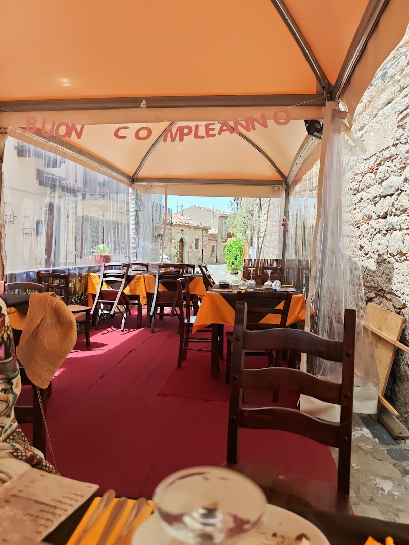 La Taberna di Arnaldo di Giulio Iacovacci