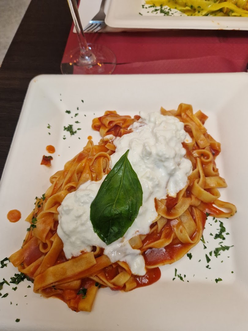 La tagliatella ( I love bergamo ❤️). 16 c