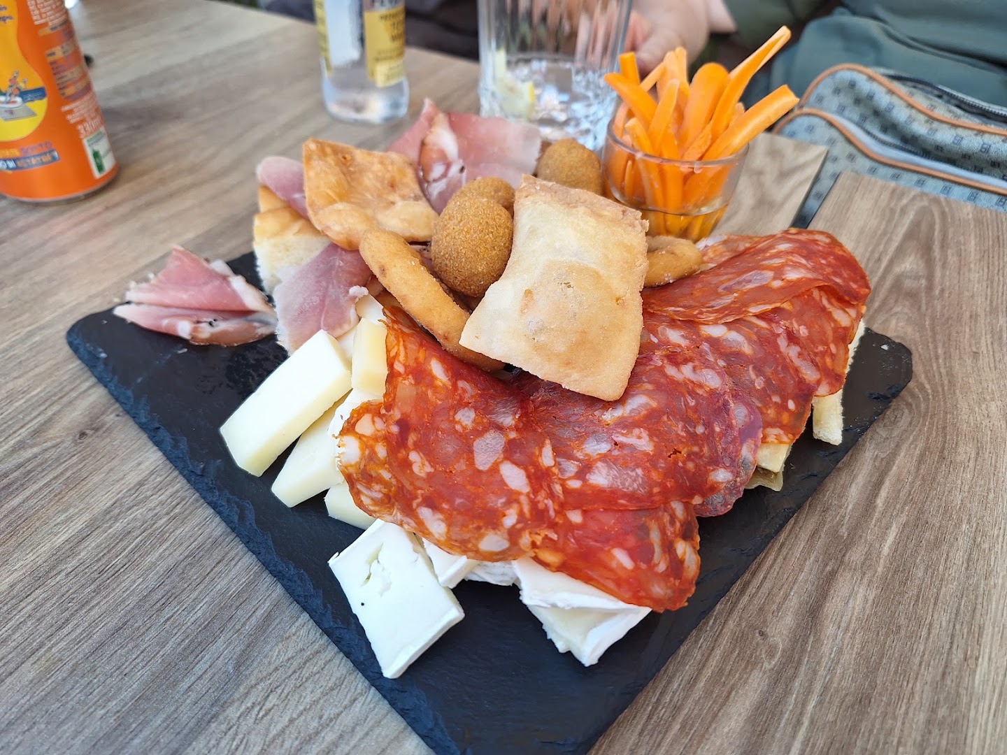 La Tana Del Panda Cafè & Wine Bar