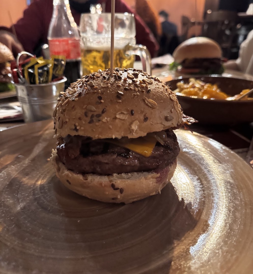 La Tana - Hamburgheria & Birreria | Cameri