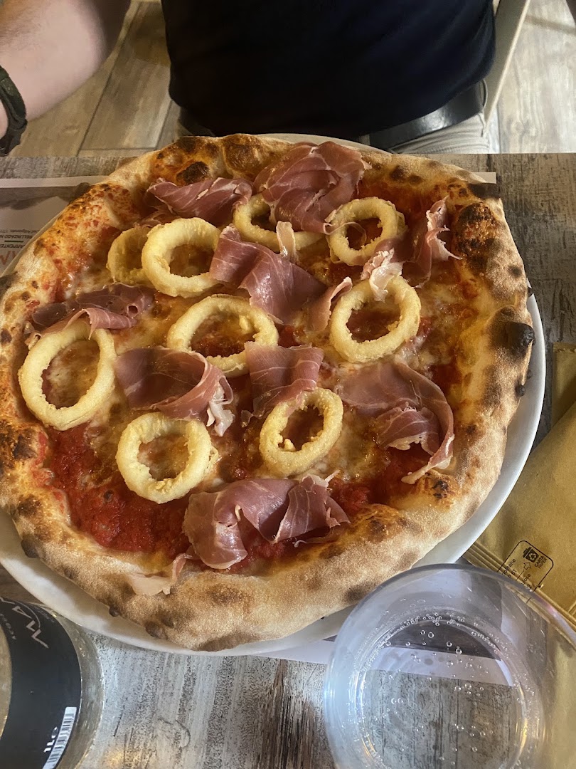 La Torre Pizza e Gril, Cameri