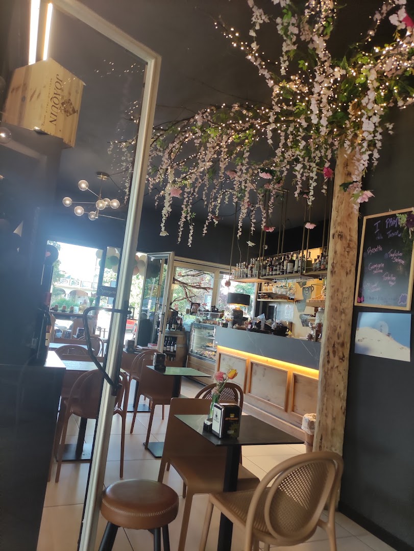 La Tosca Cafe'
