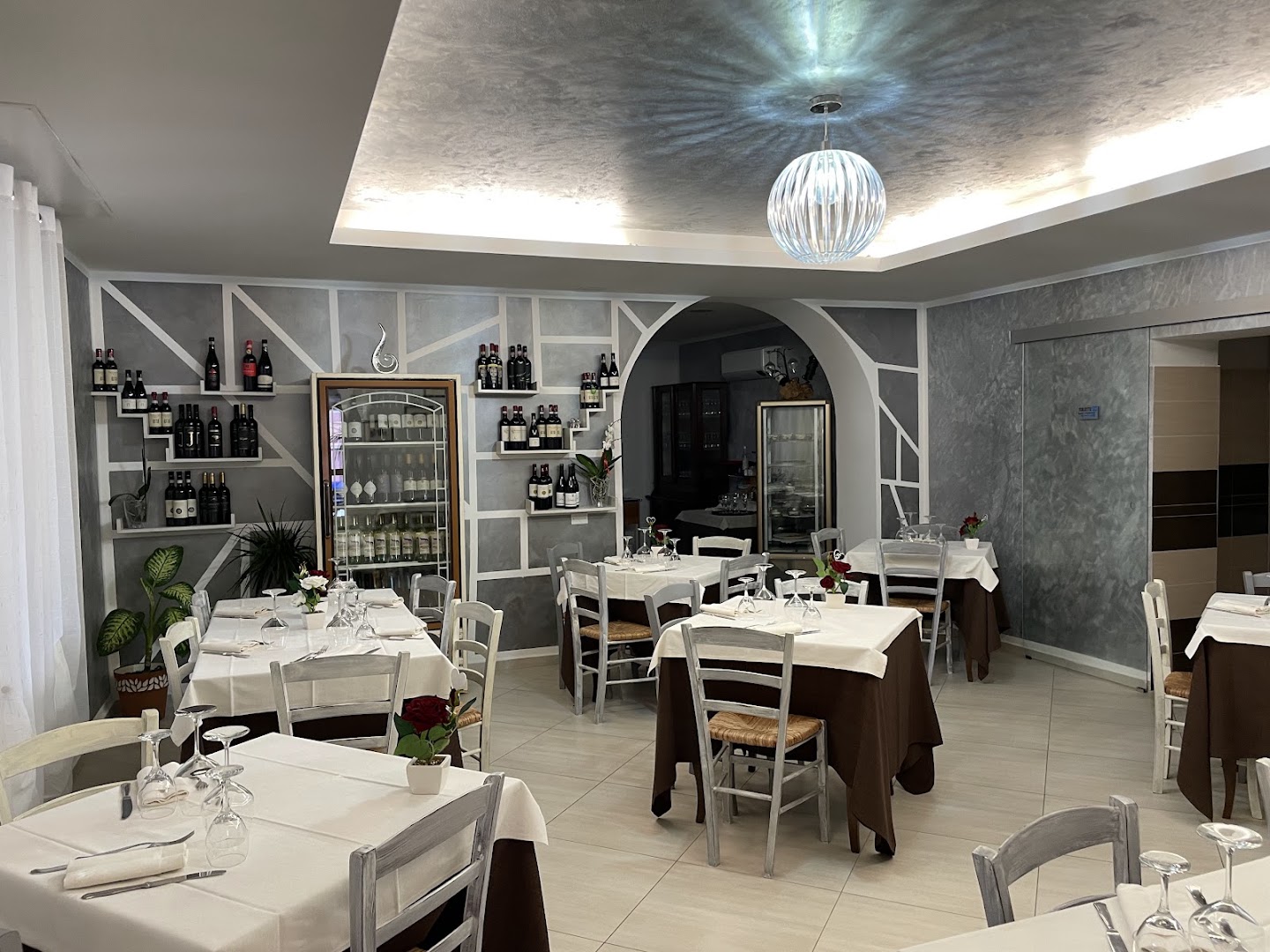 La Vecchia Bottega Dei LUPI ( NORCINERIA E PANINOTECA )