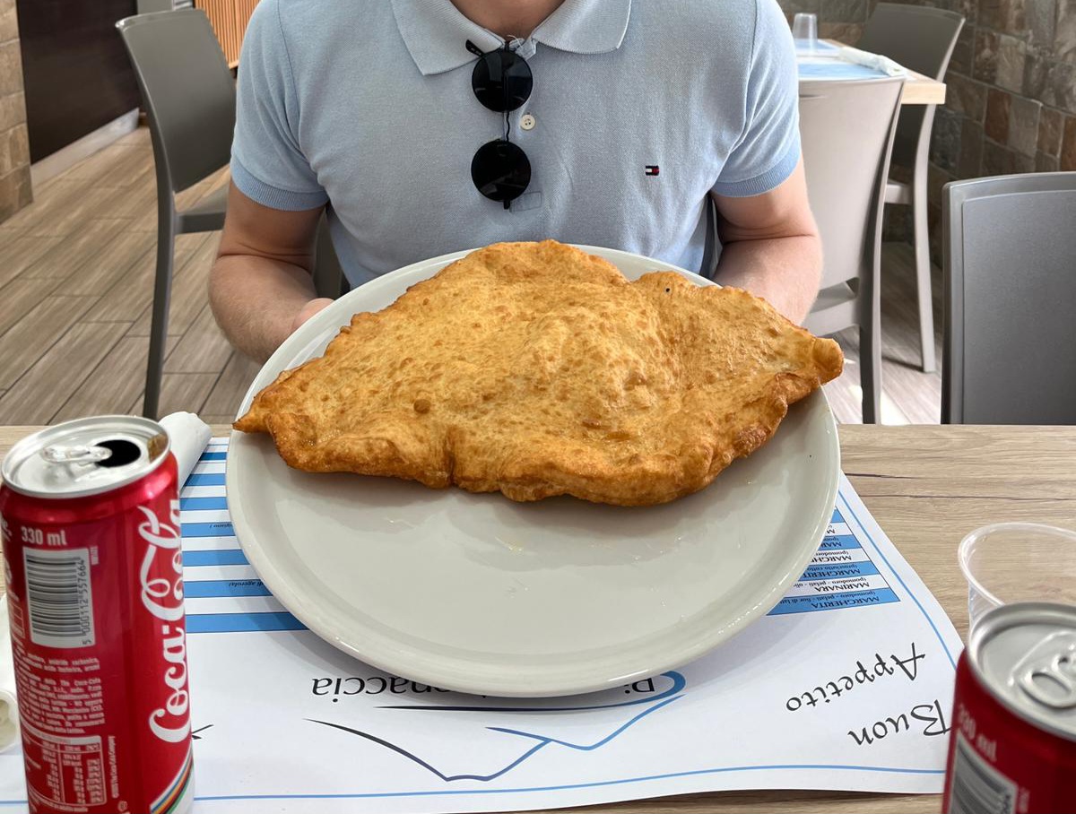 La Vera Pizza Fritta da Gennaro pizzeria Arenaccia, Napoli