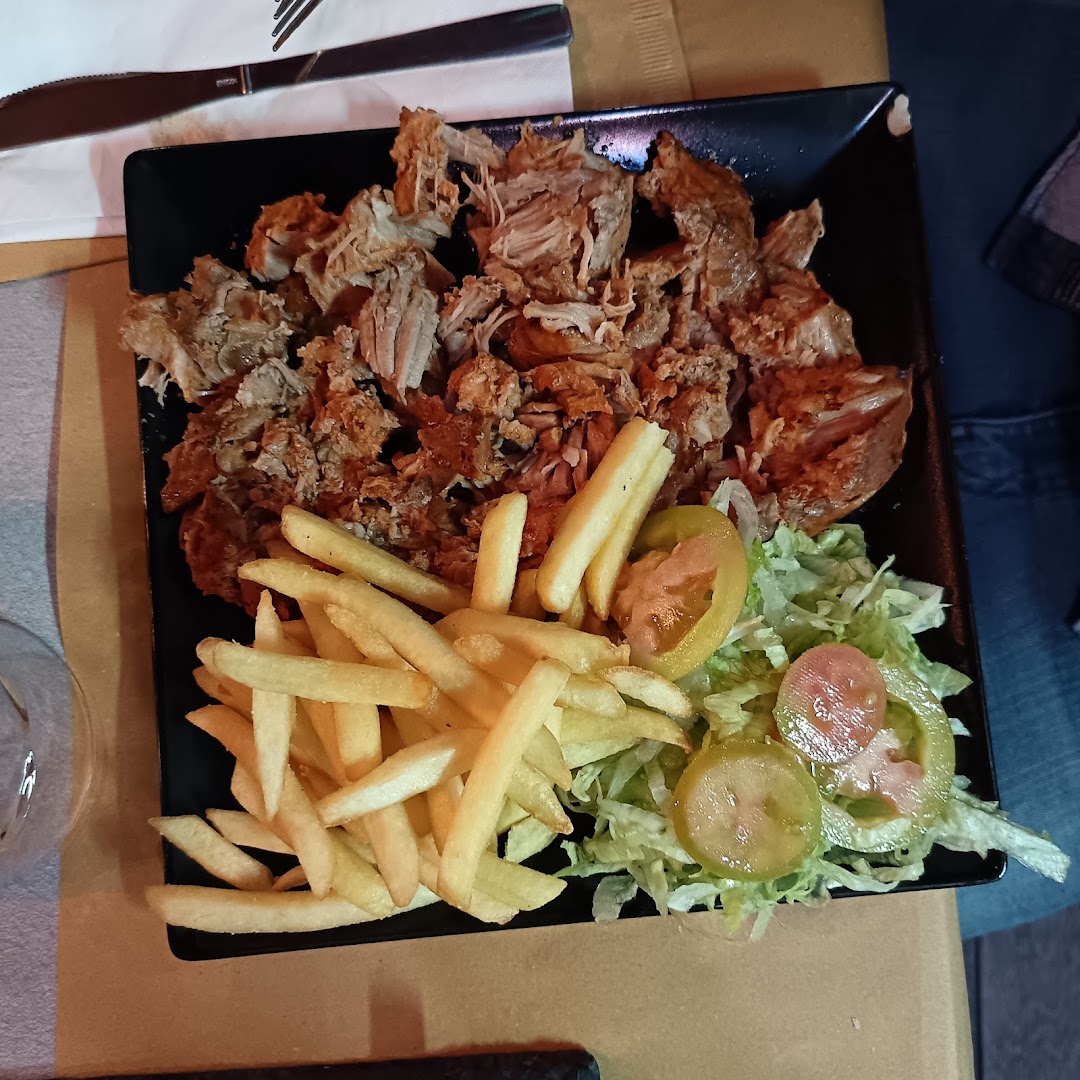 La Zona - Food & Drink