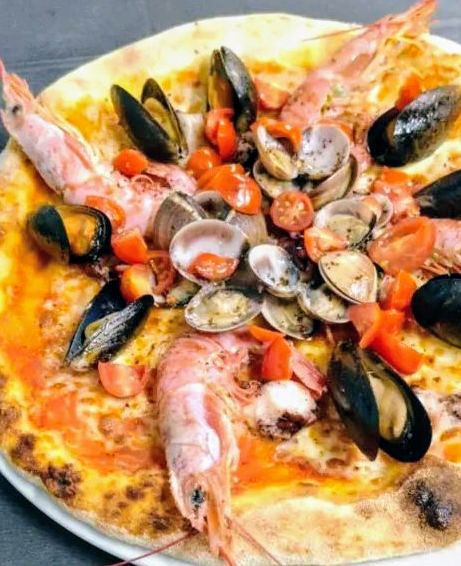 Ristorante pizzeria pasticceria" La Cantina Di Tore "