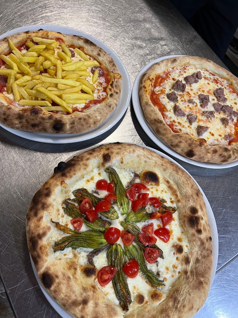 Ristorante pizzeria pasticceria" La Cantina Di Tore "
