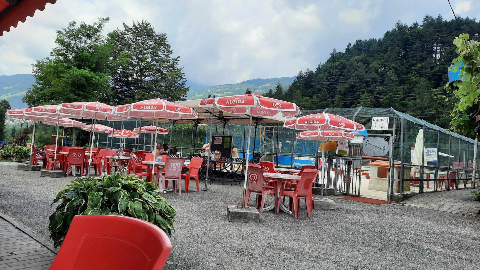 Lago per cani Bar Busgarina area camper, Clusone
