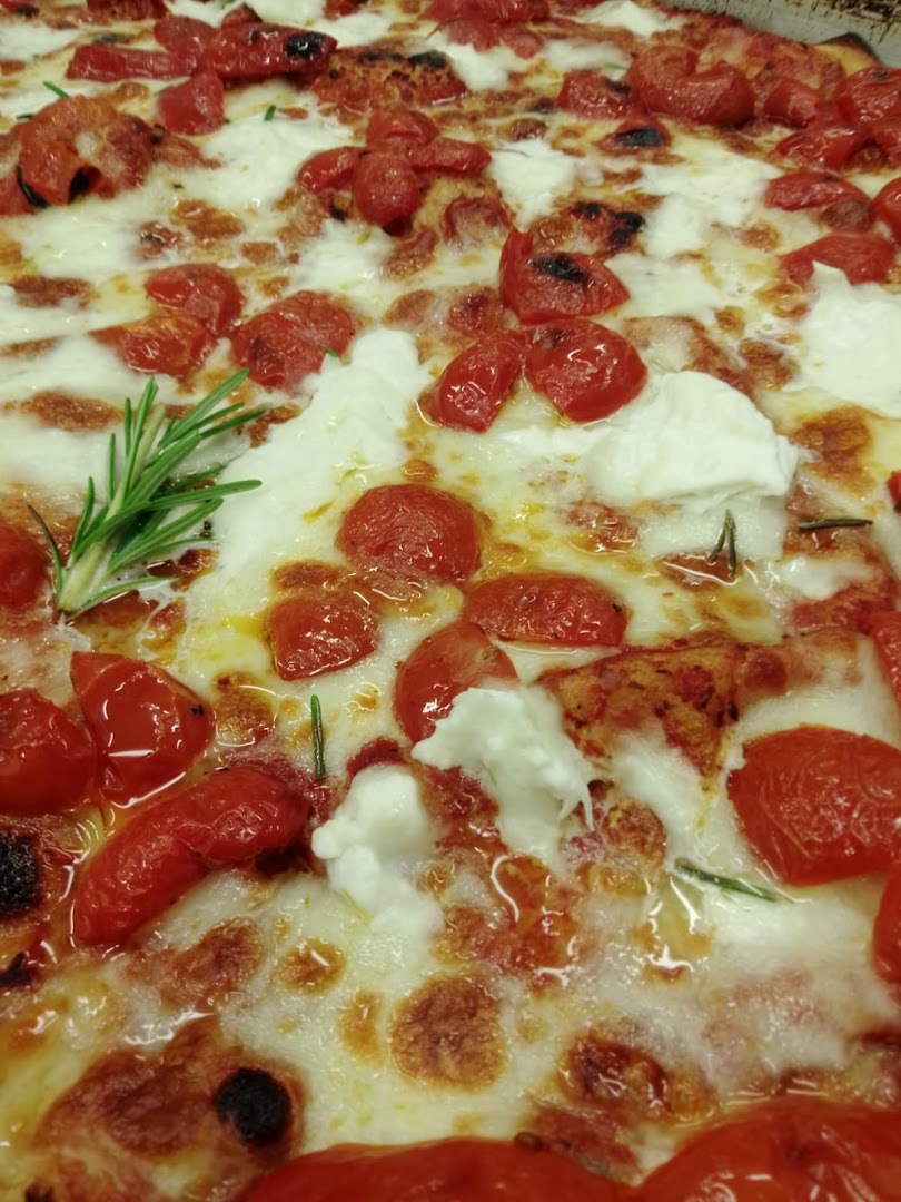 Lally's Pizza e Dolci