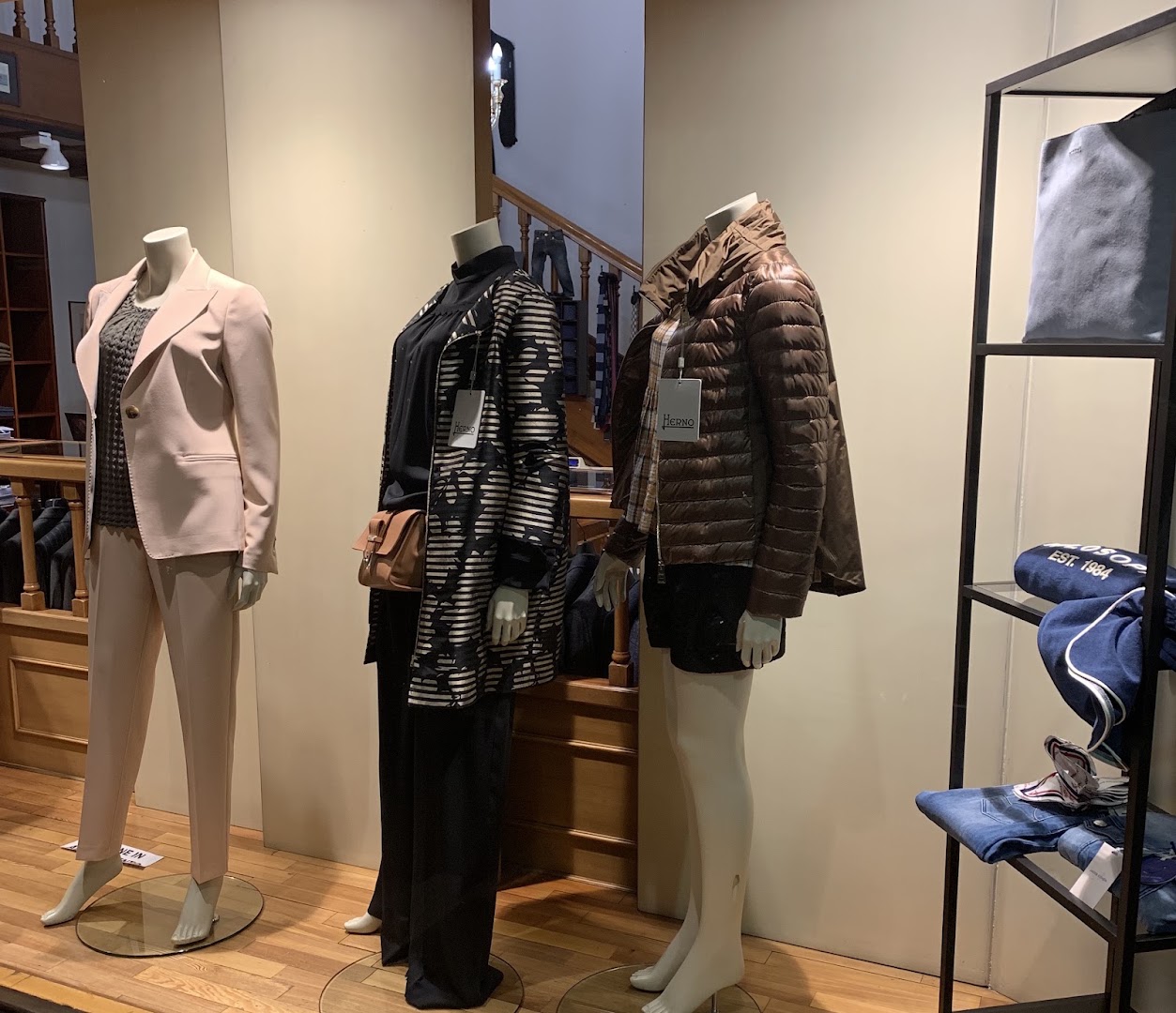 Tema'S Abbigliamento Di Maggiolo S.N.C.