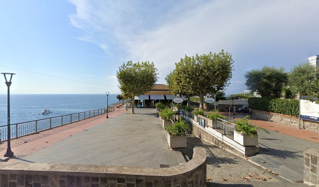 Piazzetta Marinella, 12