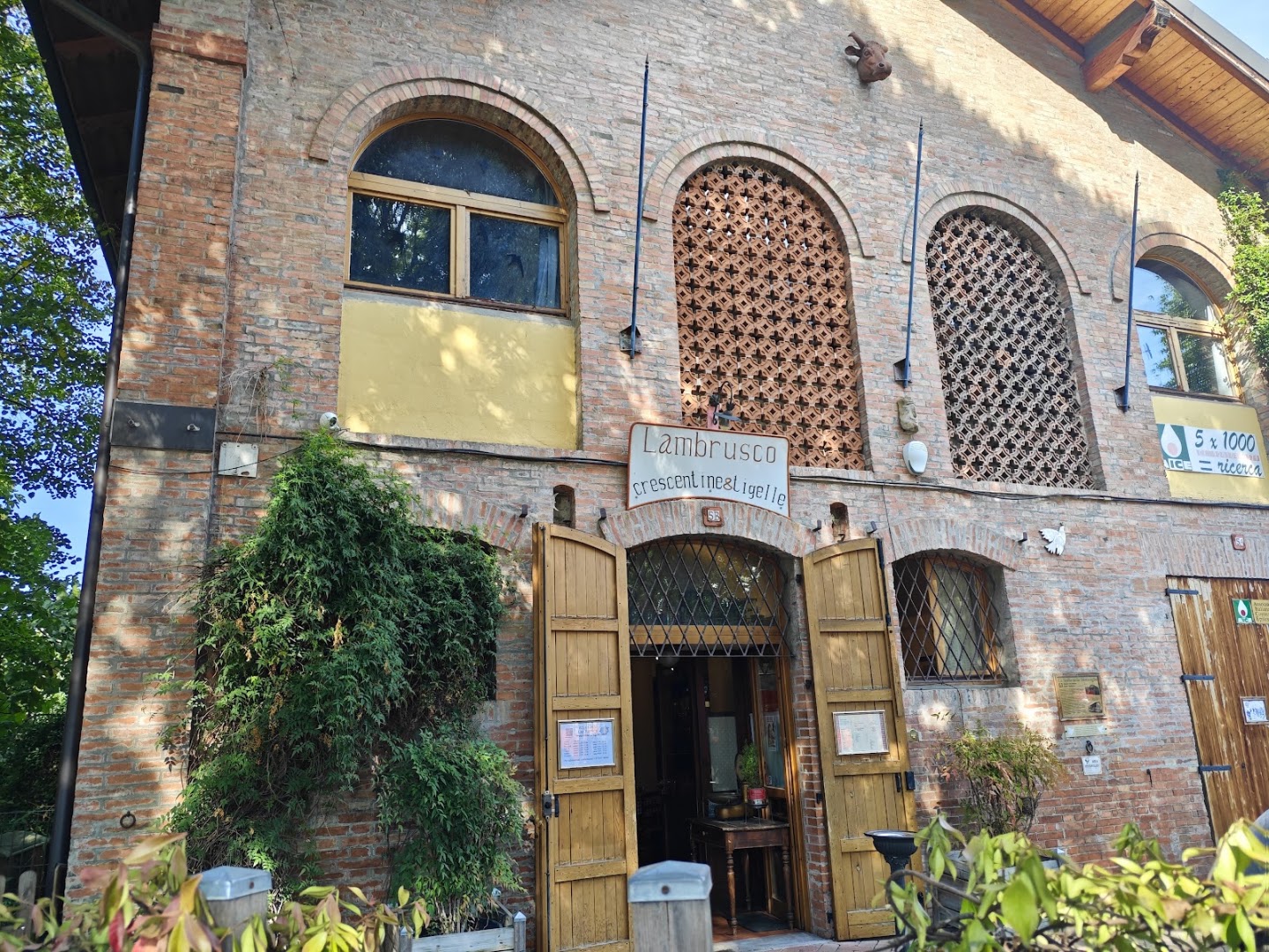 Lambrusco - Crescentine e Tigelle, Bologna