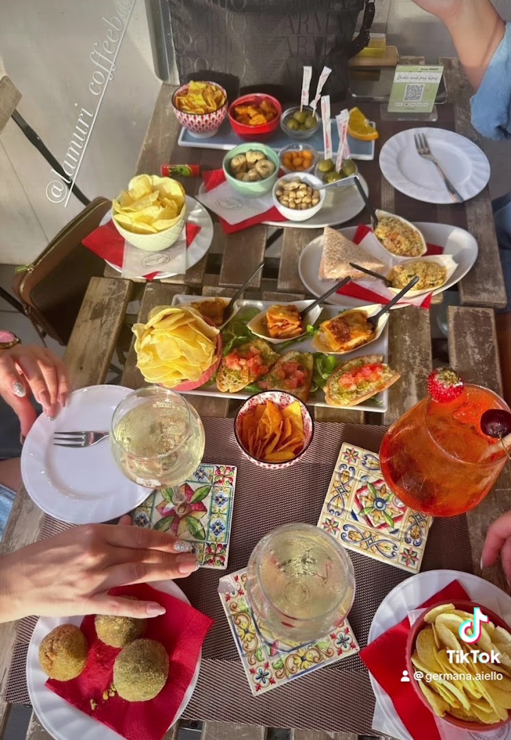 L’Amuri Coffee & Brunch, Aperitivo Cocktails and Dinner Vibes