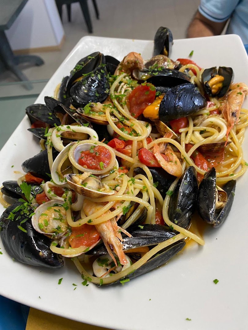 L'Ancora - Stabilimento Balneare, Bar, Ristorante, Tavola Calda, Biblio-Beach