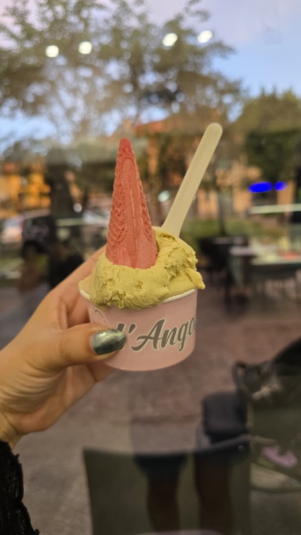 L'Angolo del Gelato e L'Angolo del Caffè di Carugati Davide