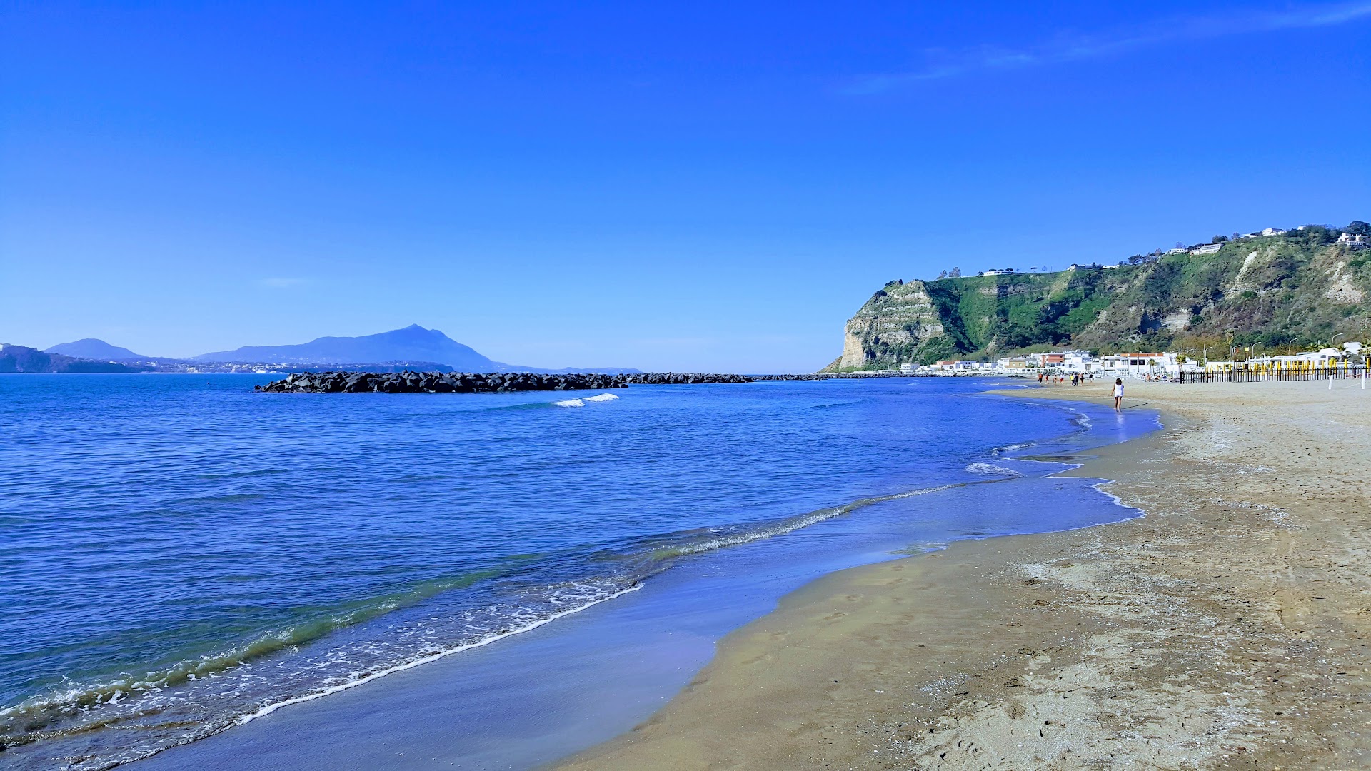 L'Angolo del Silenzio, Bacoli
